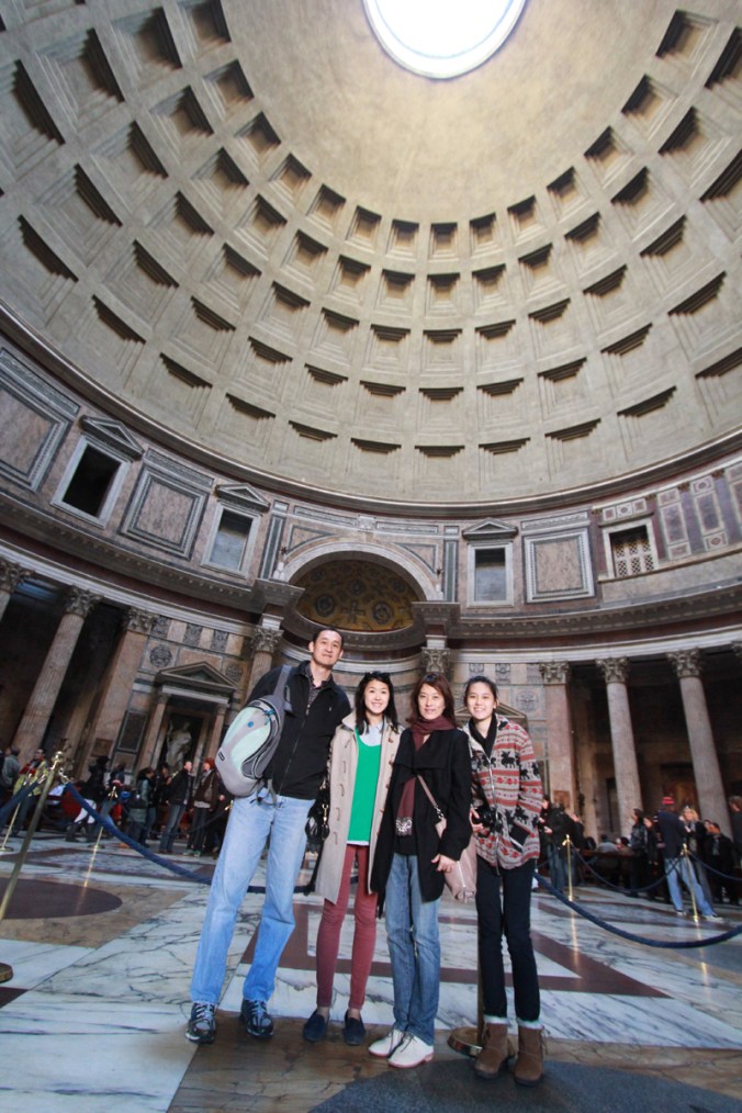 A Very Distorted Wide Angle Photo at the Pantheon