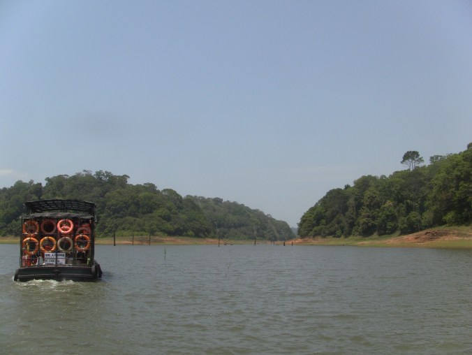 Periyar river boating credit Ea Marzarte
