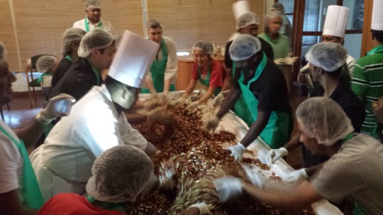 Thanks to all the guests and staff who helped mixing 150 kg of fruit!