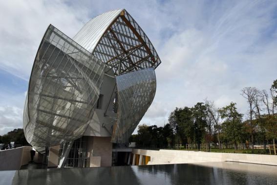 A general view shows the Fondation Louis Vuitton designed by architect Frank Gehry in the Bois de Boulogne, western Paris, October 17, 2014.  REUTERS/Benoit Tessier