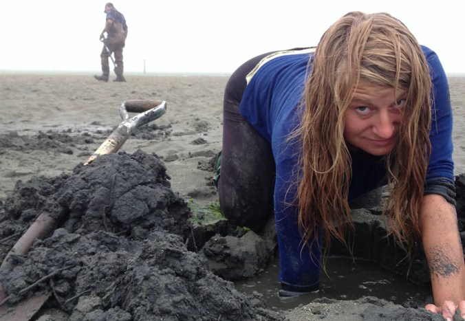 ofweb_kelly-clamming