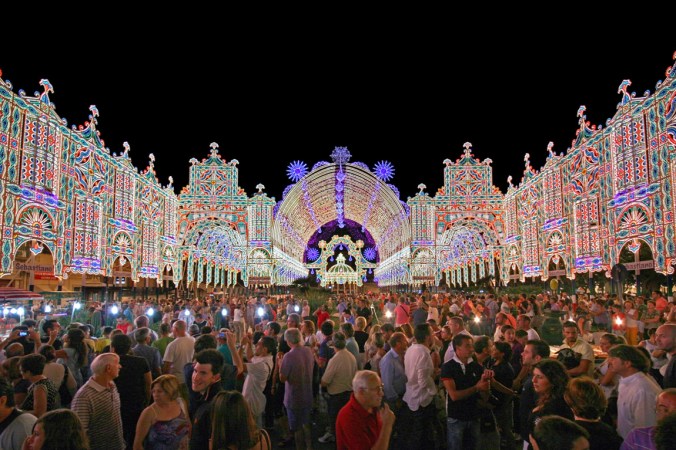 Scorrano, a little village turns into the Capital of the Luminarie for a few days a year. PHOTO: Gorgonia.it