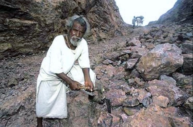 Dashrath Manjhi chipped away at a mountain for 22 years to let his village have access to civilization (and medicine)