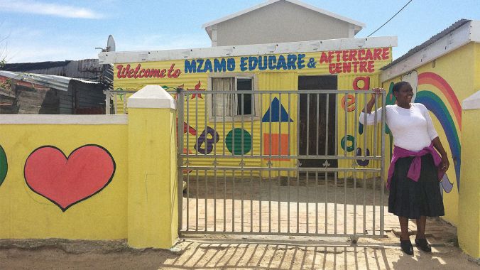 Lakheni is a social enterprise which harnesses the aggregated buying power of low-income communities to give them access to discounted staple food.