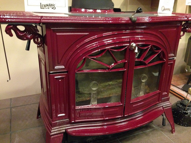 A wood-fired stove at Lehman's (Photo: sonja/Flickr)