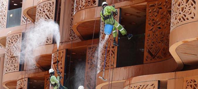 Masdar city in the United Arab Emirates has attempted to combine some of the lessons learned from the past with modern technologies by increasing shaded areas, creating narrow streets and constructing a wind tower.