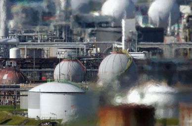 HeatHaze_Grangemouth-Refinery_Scotland_ChristopherFurlongGetty_web