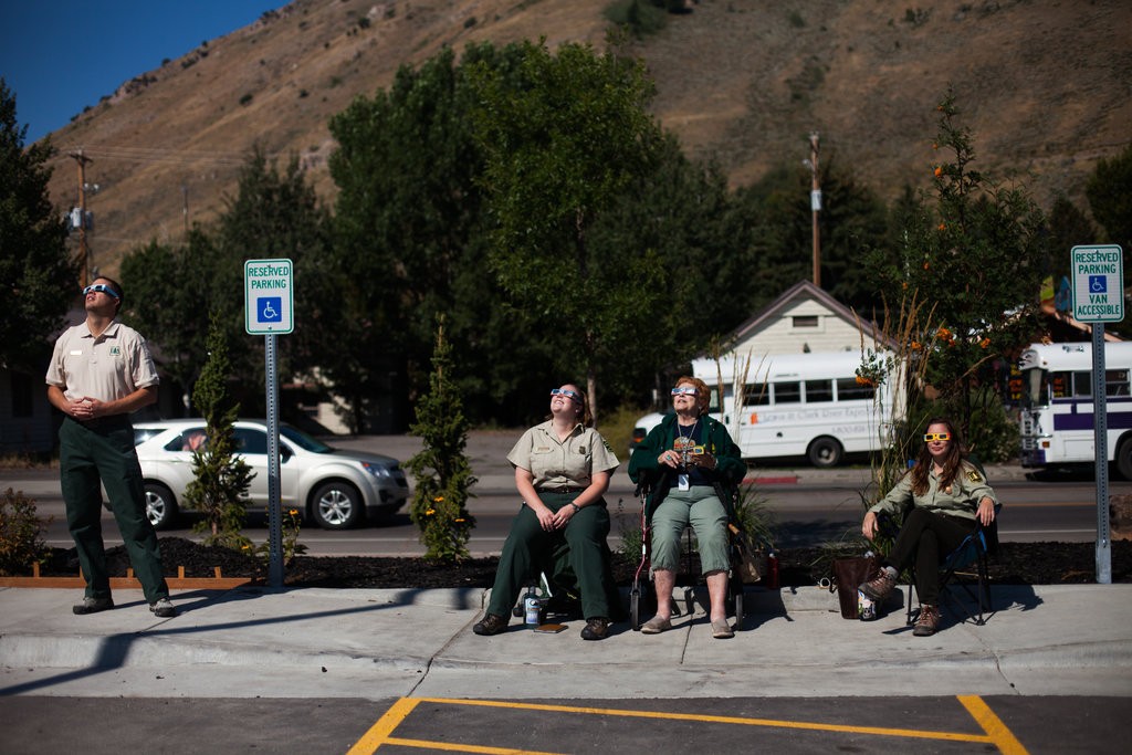 merlin_145121940_aa0e5867-a947-44eb-9851-f90f39f77723-jumbo