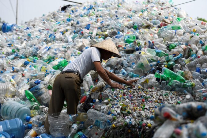 GettyImages-967157238_VietnamPlastics_web.jpg