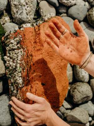 ochre-hunter-slide-EQBY-superJumbo