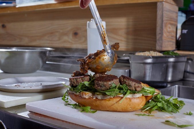 merlin_169263300_bf96f4ec-0156-40b7-82df-e8504183cdeb-jumbo